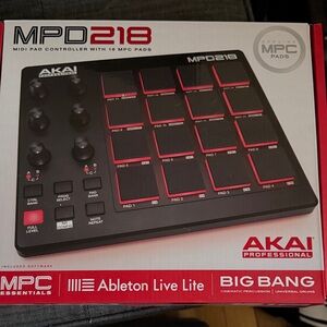 Akai Professional MPD218 MIDI Pad Controller